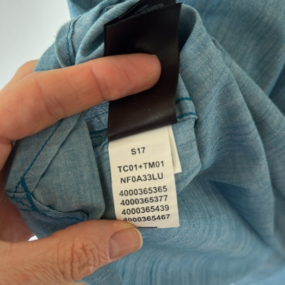 The North Face Men’s Short Sleeve Button-Up Shirt – Size Medium – Blue - Picture 6 of 8